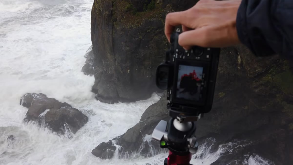 Switching camera off bracketing mode for single large wave shots
