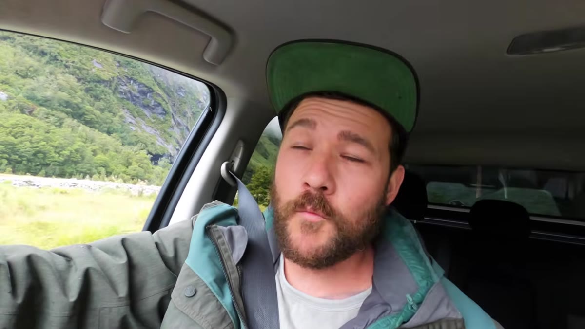 Photographer explaining the wide-angle lens as a landscape staple