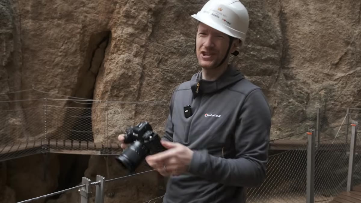 Heaton shooting handheld with good available light on the gorge walkway