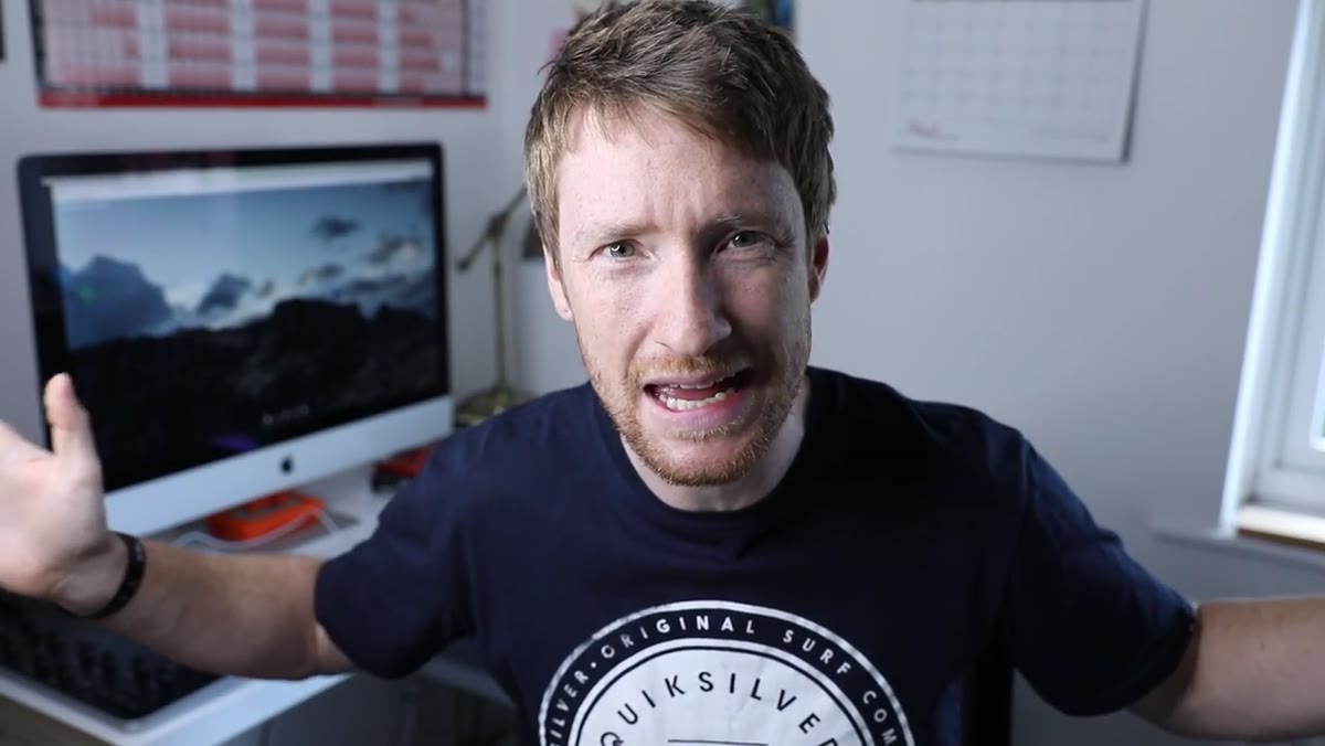 Heaton gesturing while explaining the concept of image series and storytelling