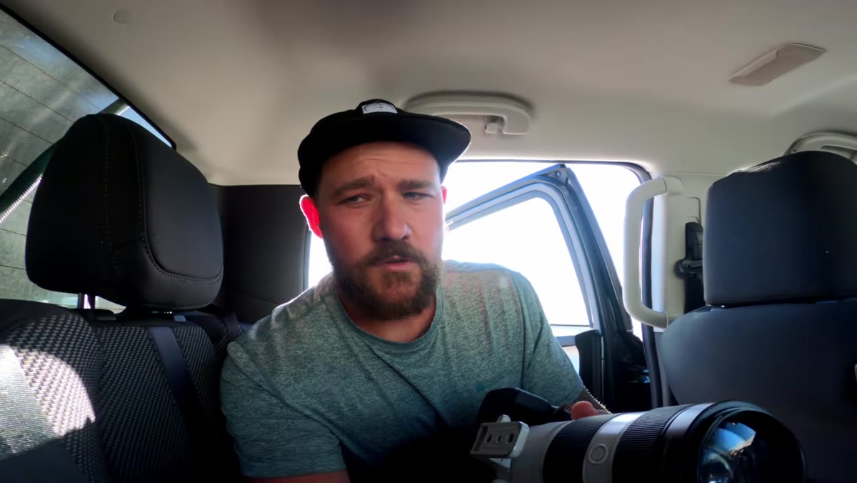 Photographer discusses 100-400mm lens choice on dune