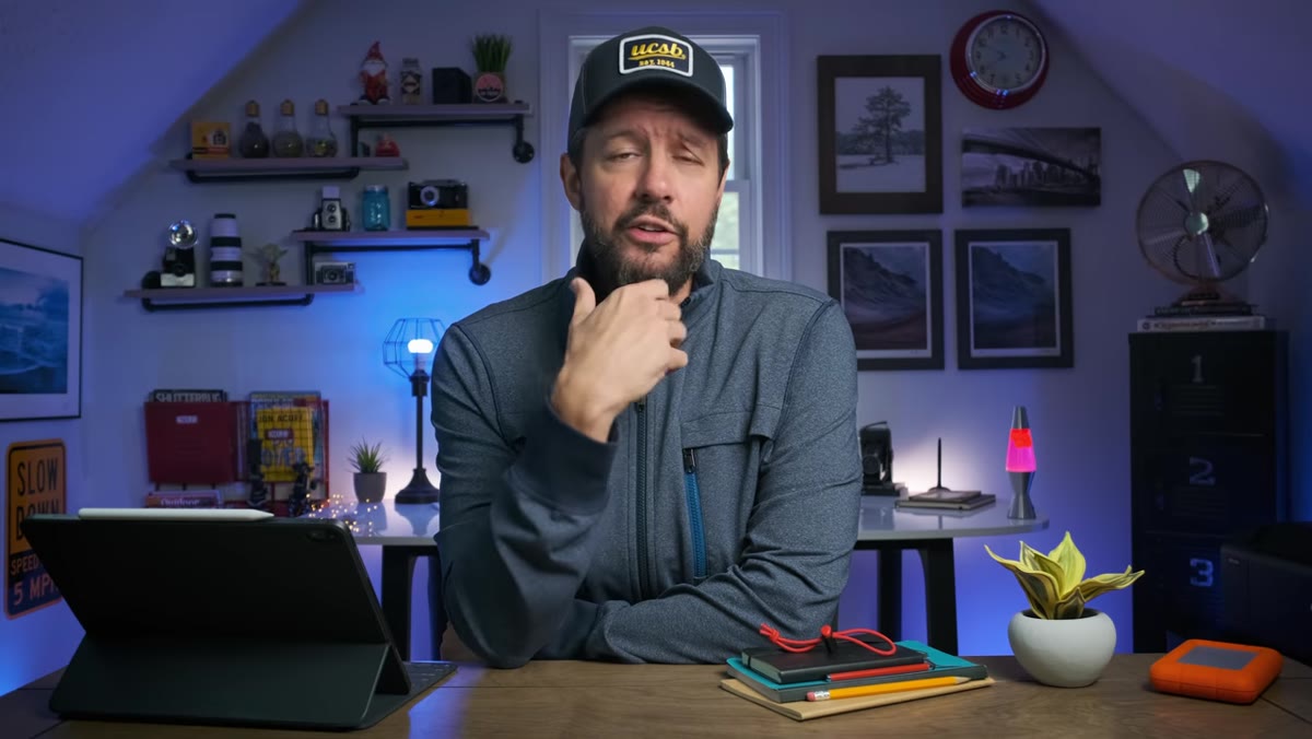 caption: Mark discussing Google Earth and weather apps for location scouting