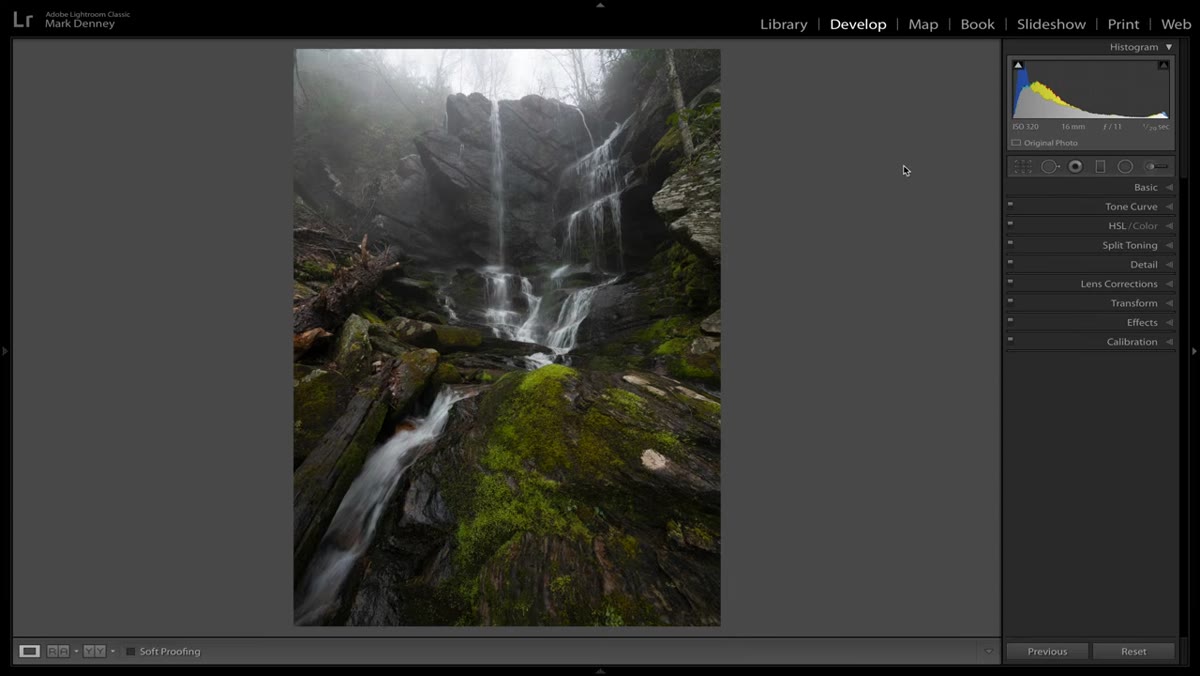Cycling through multiple overlays on the same image