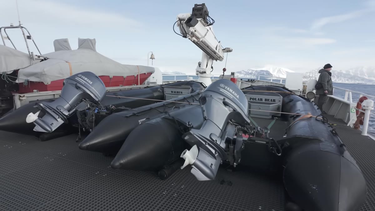 Overview of main deck with Zodiac crane and open shooting space