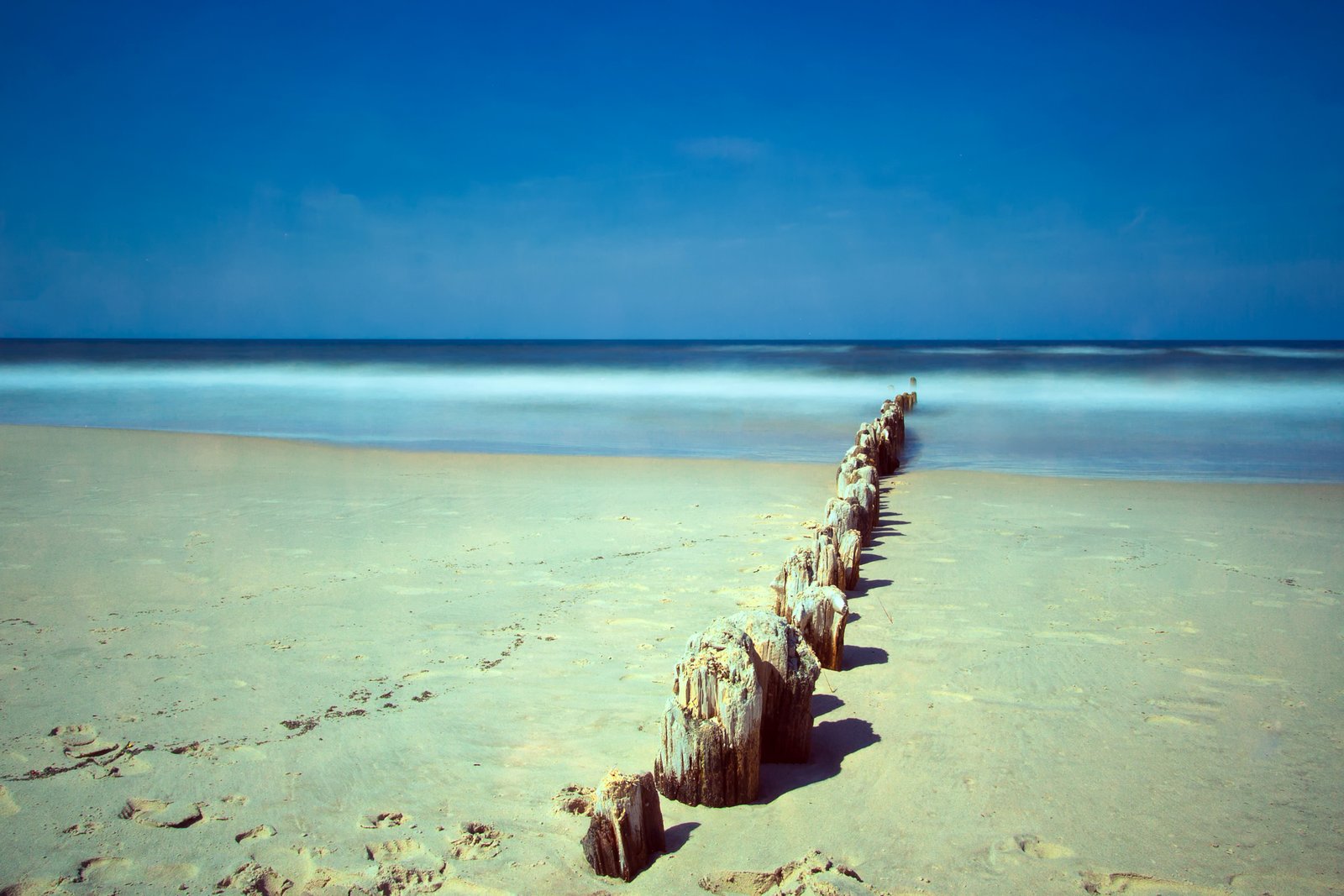 Why Your Long Exposures Feel Empty (And What the Water Is Actually Doing to Your Image)