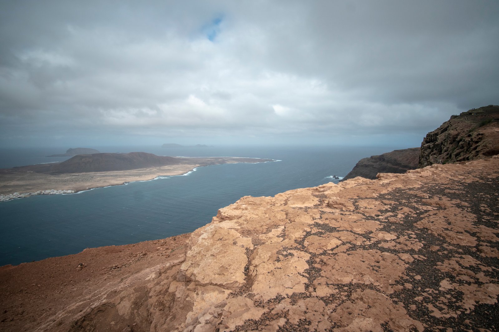 Why Your Panoramas Feel Flat (And the Overlap System That Fixed Mine)